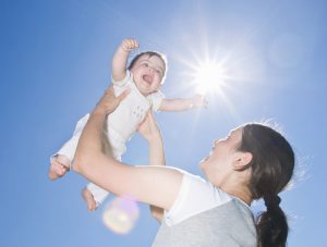 baby-expose-to-the-sun-for-vitamin-d